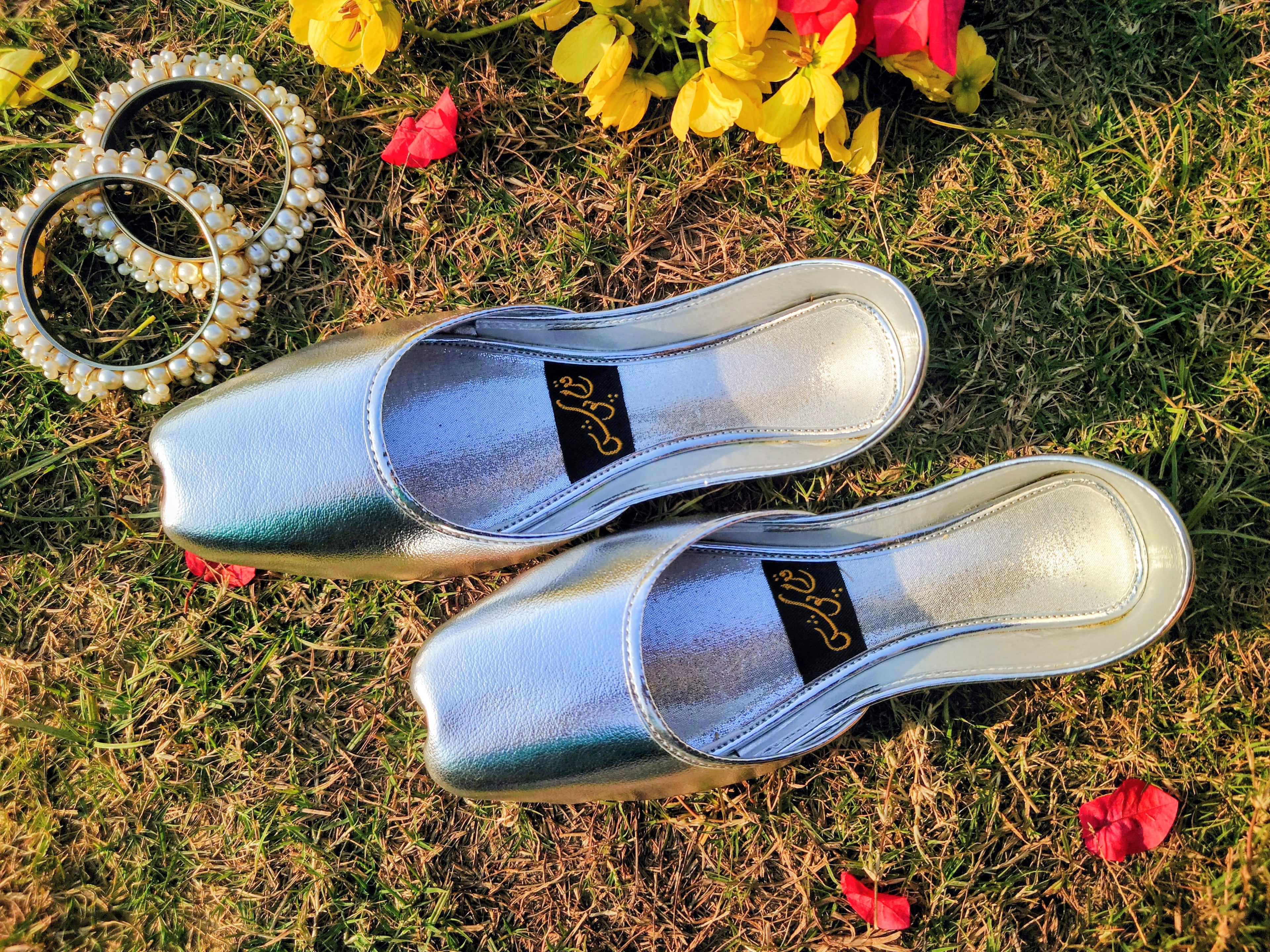 Silver Metallic Mojaris – Elegant Flats