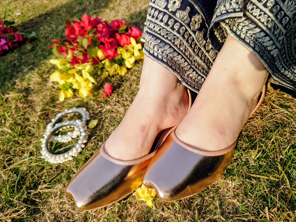 Gold Metallic Mojaris