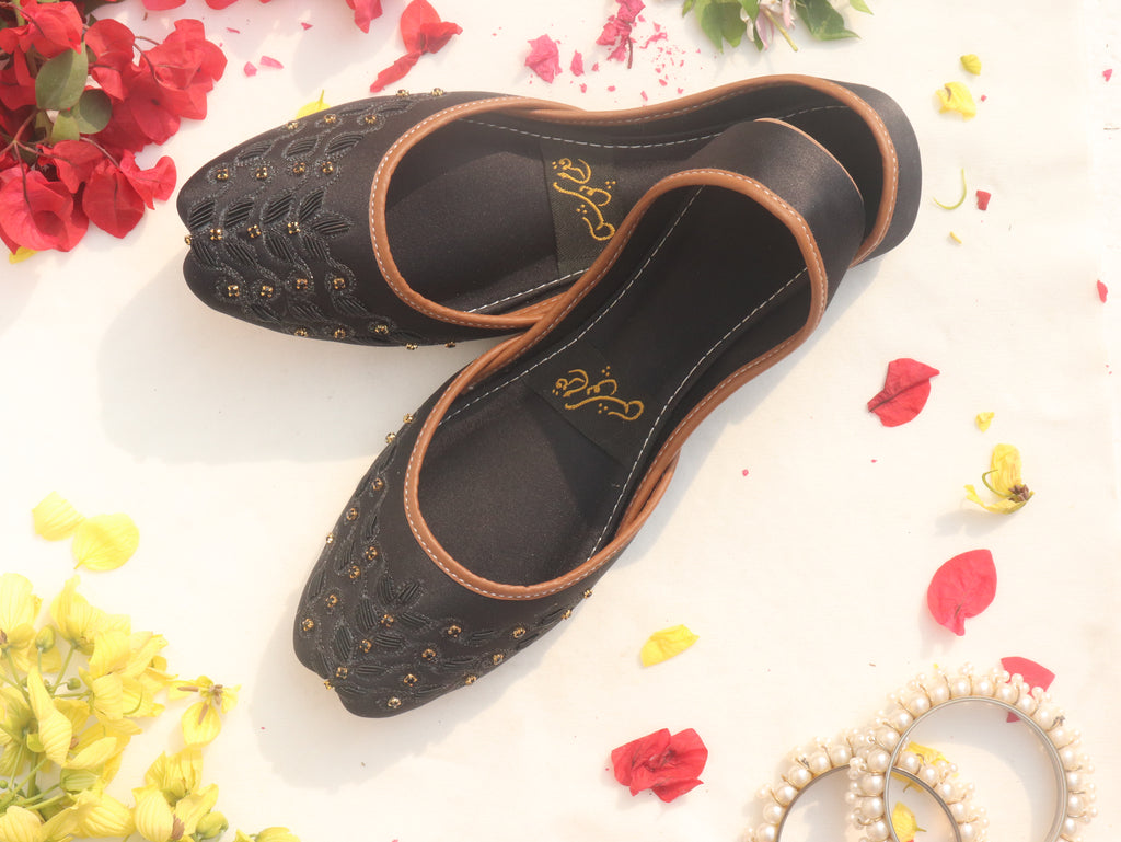 Midnight Blue Handcrafted Leaf Motif Mojaris